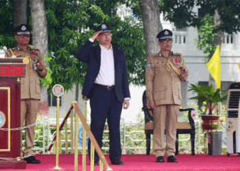 বর্তমান পোশাকে পুলিশ সদস্যরা সন্তুষ্ট নয় : স্বরাষ্ট্রমন্ত্রী