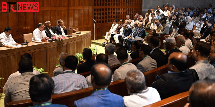 মন্ত্রী-এমপিদের চলনে-বলনে মার্জিত থাকতে বললেন প্রধানমন্ত্রী তারেক রহমান