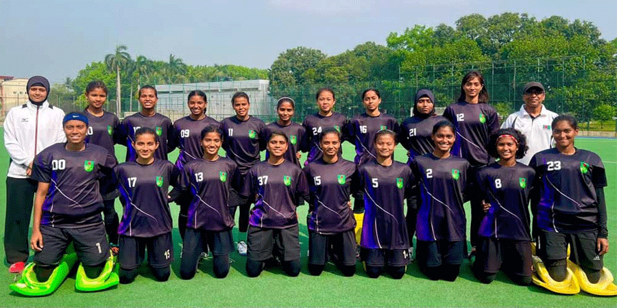 অনেক কমতি থাকলেও রিয়া-হিমাদ্রীদের নিয়ে বড় স্বপ্ন হকি কোচের