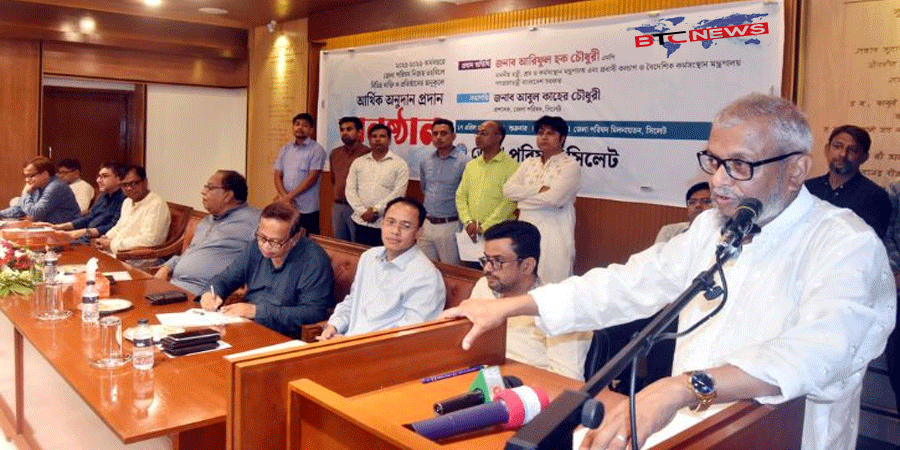 প্রবাসে আটকে থাকা বাংলাদেশীদের ফিরিয়ে আনা হচ্ছে : শ্রমমন্ত্রী