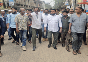 বর্ণালী মোড় থেকে হেতেমখাঁ বড় মসজিদ পর্যন্ত সড়কের কাজ বর্ষা মৌসুমের আগেই শেষ করার নির্দেশ রাসিক প্রশাসকের