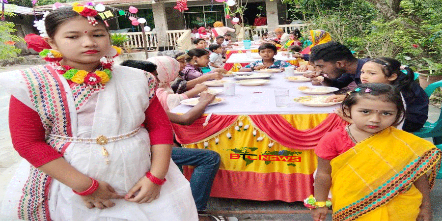 বরিশালে ঐক্যের বন্ধনে ব্যতিক্রমী আয়োজনে গুঠিয়ায় ভেদাভেদহীন বর্ষবরণ উৎসব