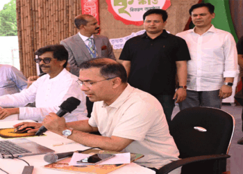 কিষাণ-কিষাণির হাতে উঠলো কার্ড, পেলেন আড়াই হাজার টাকা