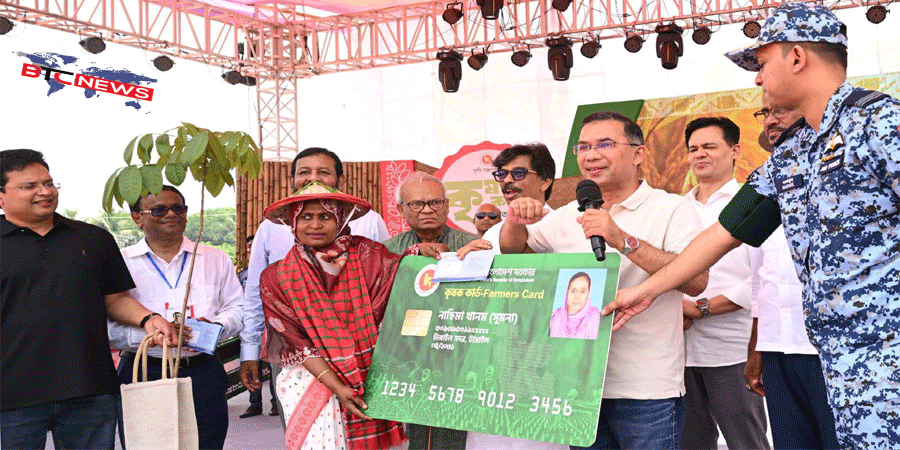 কিষাণ-কিষাণির হাতে উঠলো কার্ড, পেলেন আড়াই হাজার টাকা