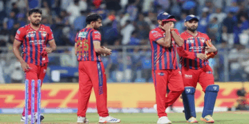 একদিনেই বাদ পড়ল দুই দল, প্লে-অফের লড়াইয়ে কারা?