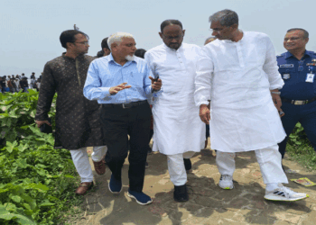 টাঙ্গাইল যমুনা নদীতে স্থায়ী বাঁধ নির্মাণ করা হবে