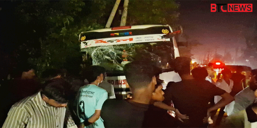 চট্টগ্রামে বাস-মাহিন্দ্রা সংঘর্ষে নিহত-৩, আহত-৩০