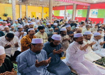 আহলে সুন্নাত ঈদ জামাত উদযাপন পরিষদ হালিশহর থানার উদ্যোগে সব ভাইবোনদের নিয়ে ঈদুল আযহার নামাজ আদায়